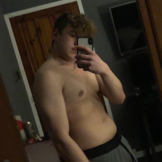 Old photo of Piotrek showing his gym progress